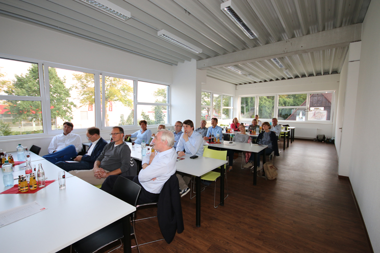 Teilnehmer der Sportreferentenkonferenz zu Besuch am Boxstützpunkt Münster.